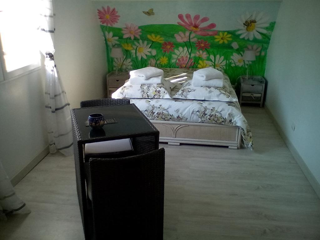 Bed and Breakfast Le Relais De Dalibray Seraincourt Zimmer foto